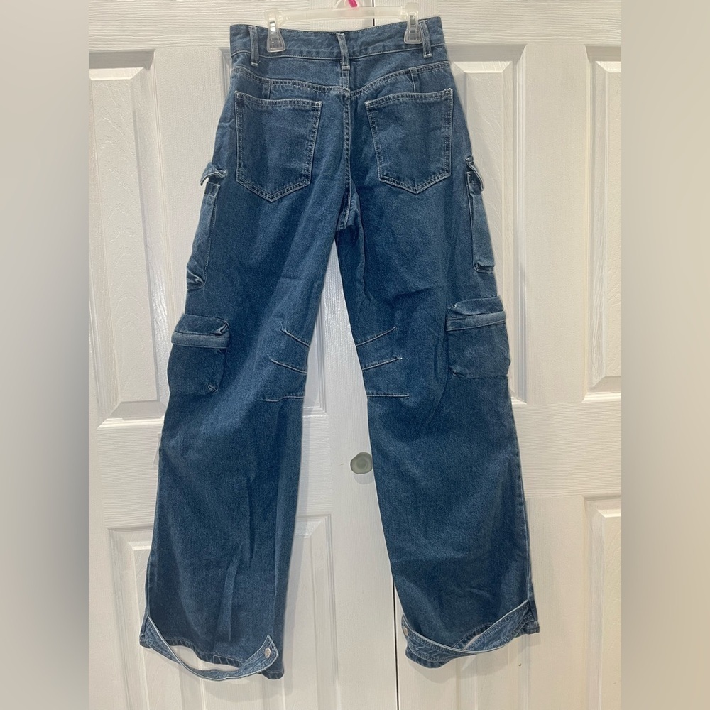 Forever 21 Cargo Relaxed Blue Jeans for Effortless Style - Picture 9 of 10